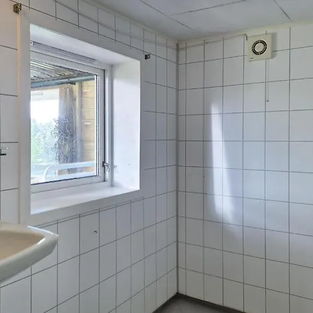 1 Bedroom Stunning In Holiday home Haugesund